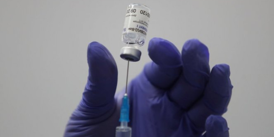HITNO! Rusija registrovala treću vakcinu protiv virusa korona!