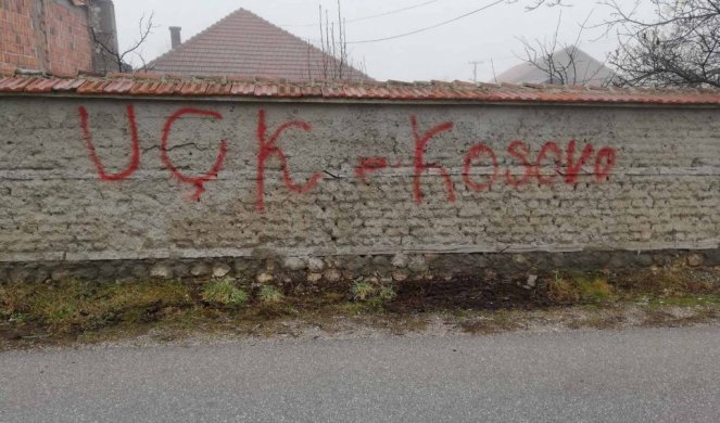 OTVORENA SEZONA LOVA NA SRBE?! Na porodičnoj kući porodice Krstović osvanuo ispisan grafit UČK - Kosovo