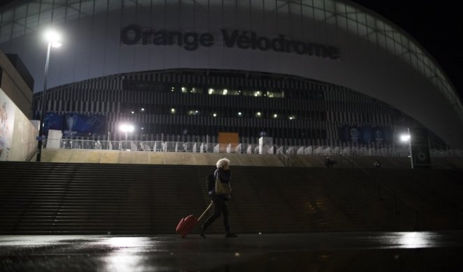 NASTAVLJA SE HAOS U MARSELJU! Prodaje se LEGENDARNI "Velodrom"! /VIDEO/