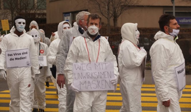 NEVOLJE U RAJU! Protesti u Švajcarskoj zbog korona mera!