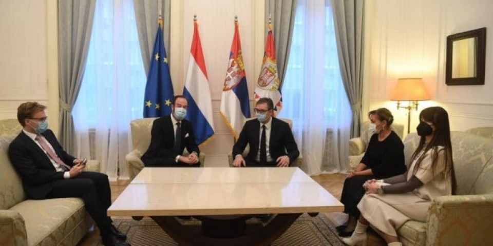 NAPREDUJU EKONOMSKE VEZE DVEJU ZEMALJA! Vučić primio u oproštajnu posetu ambasadora Kraljevine Holandije /Foto/
