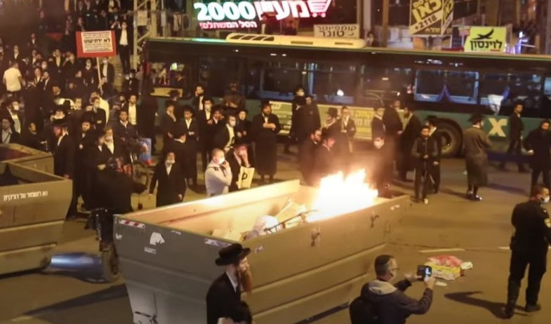 HAOS U JERUSALIMU! Sukob policije i demonstranata na protestu protiv korona mera! /VIDEO/