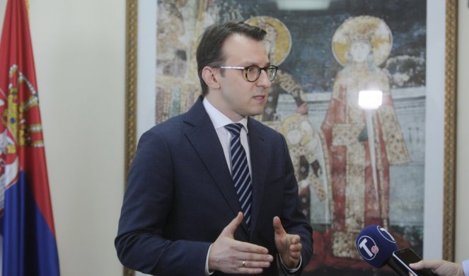 VUK JEREMIĆ PO KO ZNA KOJI PUT POKAZUJE SVOJU OTROVNU NAMERU! Petković: On želi da potkopa diplomatske pozicije Srbije!