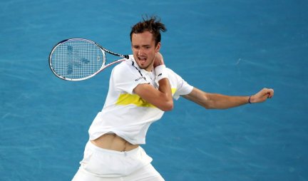 MEDVEDEV POČISTIO CICIPASA i zakazao finale Australijan opena sa Novakom!