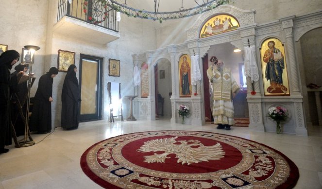 Vladika Jovan služio svetu liturgiju u manastiru Jasenovac! Foto/Video