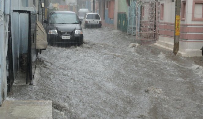 DA LI JE OVAJ LUD?! Ko hoće da radi uvek ima posla!