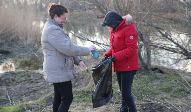 ZABLISTALA OBALA BEGEJA! Ovako su vredni žitelji sela Torak uredili svoju okolinu, REKU OD OTPADA OČISTILI