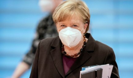 PLJUNULI, PA POLIZALI! Nemačka odobrila AstraZeneka vakcinu za starije od 65! Pre samo nedelju dana Merkel je drugačije pričala...