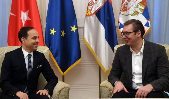 BILATERALNI ODNOSI DVE ZEMLJE NA NAJVIŠEM NIVOU! Vučić primio u oproštajnu posetu ambasadora Republike Turske Tanžua Bilgiča! /Foto/