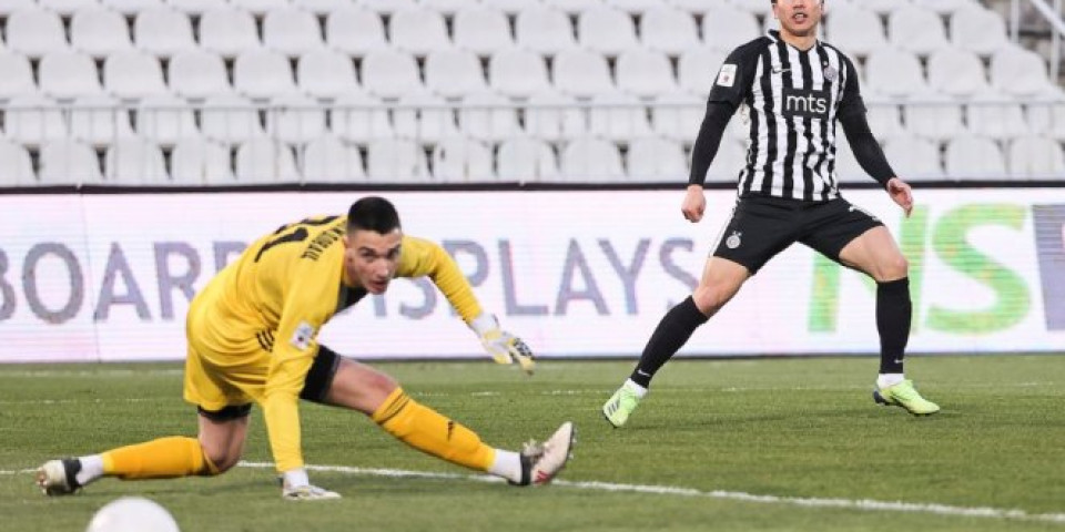 PARTIZAN DEKLASIRAO ZMAJEVE I PLASIRAO SE U POLUFINALE KUPA! Parni valjak samleo Voždovac! /VIDEO/