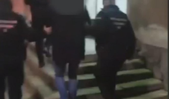 POGLEDAJTE POLICIJSKU AKCIJU "GNEV" U BEOGRADU! U automobilu Sarajlije pronađeno 2.822 tablete sintetičke droge! /VIDEO/