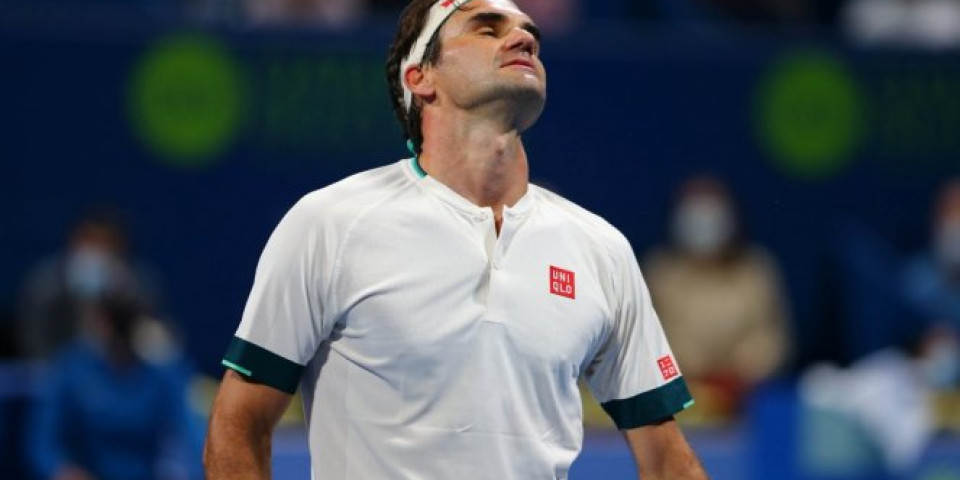 NEŠTO OZBILJNO NE ŠTIMA! Federer opet van stroja, navijači zabrinuti!