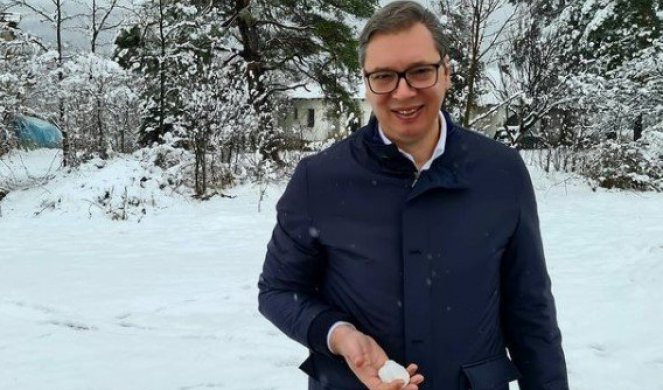 NAPRAVIO SAM GRUDVU... Vučić se oglasio na Instagramu iz snegom pokrivene Srbije /FOTO/