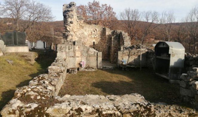 OVO JE SVETINJA U KOJOJ JE PO ROĐENJU KRŠTEN KNEZ LAZAR! Čak i ruševine manastira Svetog Dimitrija plene SVETLOŠĆU I SVETOŠĆU/FOTO/