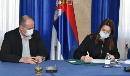 Vujović potpisala prve ugovore za čistiji vazduh u 31 gradu i opštini