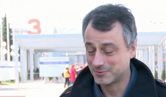 HVALA SRBIJI ŠTO MI JE OVO OMOGUĆILA, OVO NEMA NI U NEMAČKOJ! Pored građana iz regiona, u Beogradu se vakcinisao i jedan NEMAC: Nemam reči, PRESREĆAN SAM! /VIDEO/