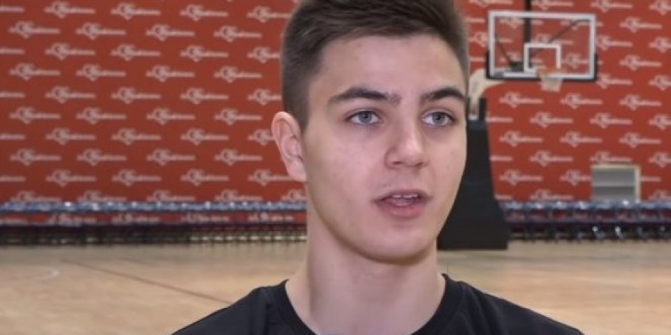 SRBIJA IMA SVOG PREDSTAVNIKA U TIMU SVETA! Mladi Todorović brani ČAST srpske košarke! /VIDEO/