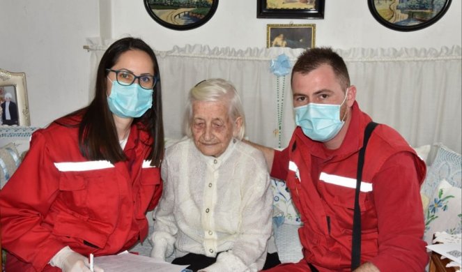 BAKA ZA PRIMER! Ilonka (107) je najstarija Srpkinja iz Novog Sada koja je primila obe doze vakcine!
