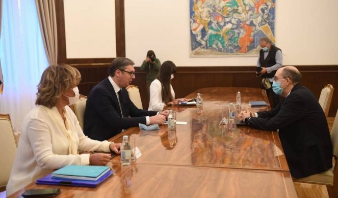 VISOK STEPEN MEĐUSOBNOG RAZUMEVANJA SRBIJE I ITALIJE! Vučić se sastao sa ambasadorom Karlom Lo Kašom! Foto