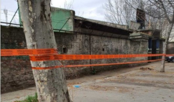 Građevinska inspekcija u Dobanovačkoj zbog urušenog zida!