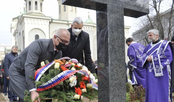 Položeni venci u porti Vaznesenjske crkve, 6. april jedan od najtužnijih dana u istoriji Beograda