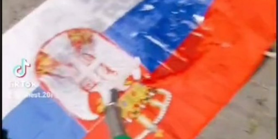 SAZNAJEMO! Srpska zastava NIJE ZAPALJENA u Vranju, reč je o PROVOKACIJI! Video