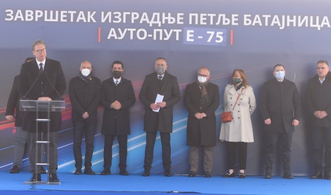 Uspeli smo da napravimo nešto pre roka, zato je u aprilu pao sneg! Predsednik Vučić na otvaranju petlje Batajnica na autoputu E75 /VIDEO/