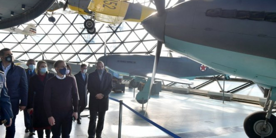 Ministar Stefanović obišao Muzej vazduhoplovstva
