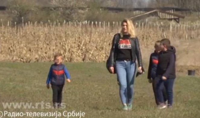 Posle 9 godina u Parizu, bračni par Manojlović sa 3 sina se vratio u selo kod Negotina: Majka otkriva da je svemu "kumovala" JEDNA REČENICA BLIZANACA DARKA I DAMJANA