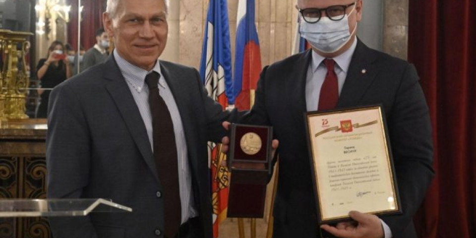 Vesić uručena Medalja sećanja koju dodeljuje predsednik Rusije: Ovo priznanje nije samo za mene lično, već i za sve Beograđane /FOTO/