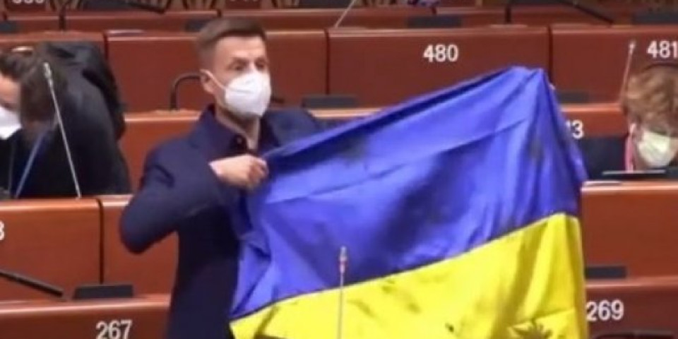 SEDITE ILI NAPUSTITE SALU! Ukrajinski poslanik napravio SKANDAL u Pralamentarnoj skupštini Saveta Evrope! /VIDEO/