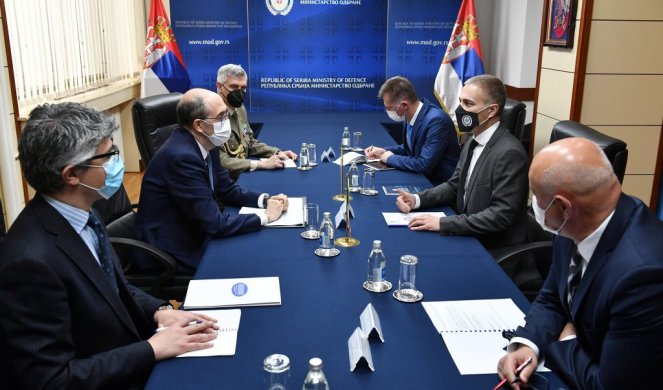 Sastanak ministra Stefanovića sa ambasadorom Italije Karlom Lo Kašom /FOTO/