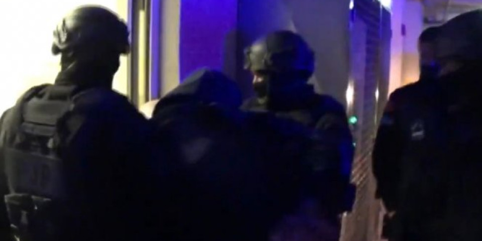 OVAKO SU "PALI" ČLANOVI OPASNOG KLANA IZ CRNE GORE! Policija objavila snimak akcije u kojoj je uhapšen i Slobodan Kašćelan /VIDEO/