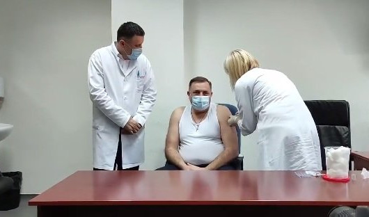 DODIK SE VAKCINISAO PROTIV KORONE! Evo za čije cepivo se odlučio predsedavajući Predsedništva BiH! /VIDEO/