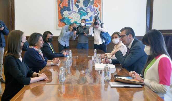 Vučić sa direktorkom UNICEF-a za Evropu i Centralnu Aziju /FOTO/