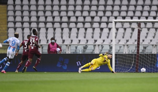 NAPOLI POBEDIO TORINO I PRETEKAO JUVE! Ko će na kraju u LIGU ŠAMPIONA? /VIDEO/