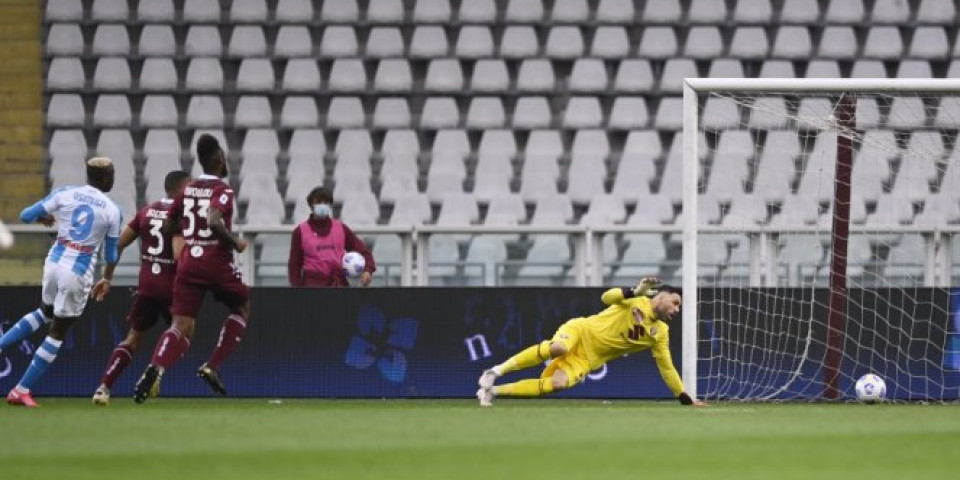 NAPOLI POBEDIO TORINO I PRETEKAO JUVE! Ko će na kraju u LIGU ŠAMPIONA? /VIDEO/