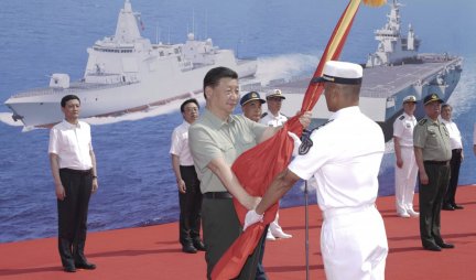 NUKLEARNA PODMORNICA, RAKETNA KRSTARICA I NOSAČ HELIKOPTERA! Tri nova moćna plovila uvrštena u sastav kineske mornarice! /VIDEO/