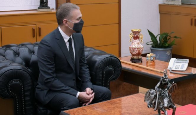 Stefanović sa ambasadorkom Kine o saradnji u oblasti odbrane
