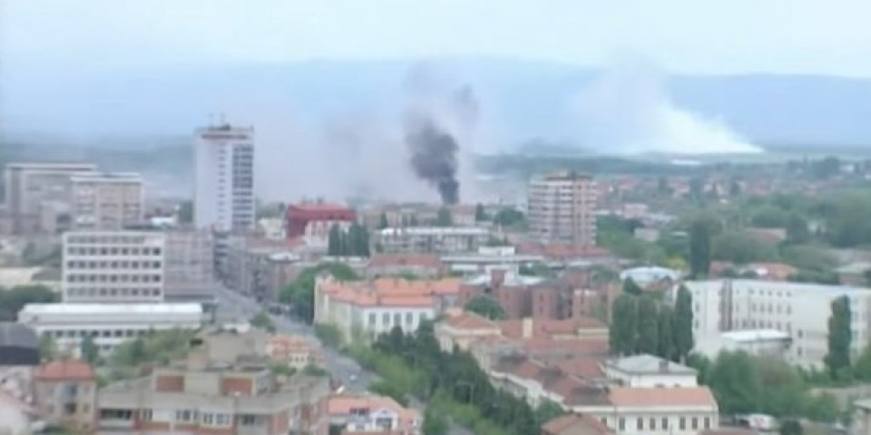 LJUDI SU GINULI NA PUTU KA PIJACI, CEO GRAD JE GOREO, STRADALA I TRUDNICA! Tog kobnog dana NATO je na Niš bacio "žute ubice"! /VIDEO/