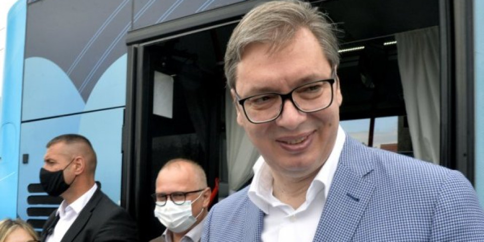 "BOLJEG OD VUČIĆA NEMA, TO JE BOG STVORIO" Nova S otišla u Železnik i pitala ljude o izborima u Beogradu, njihovi odgovori im pokvarili sve planove! /VIDEO/