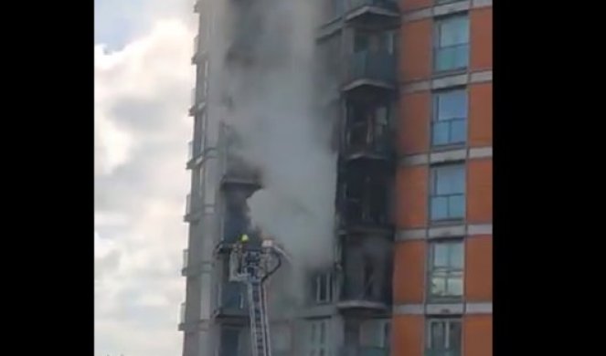VELIKI POŽAR U LONDONU! Vatra zahvatila tri sprata solitera, 125 vatrogasaca bori se sa stihijom /VIDEO/