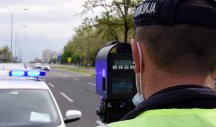 HRVAT DIVLJAO PORŠEOM NA AUTOPUTU U SRBIJI, policija nije mogla da veruje kad je izmerila brzinu