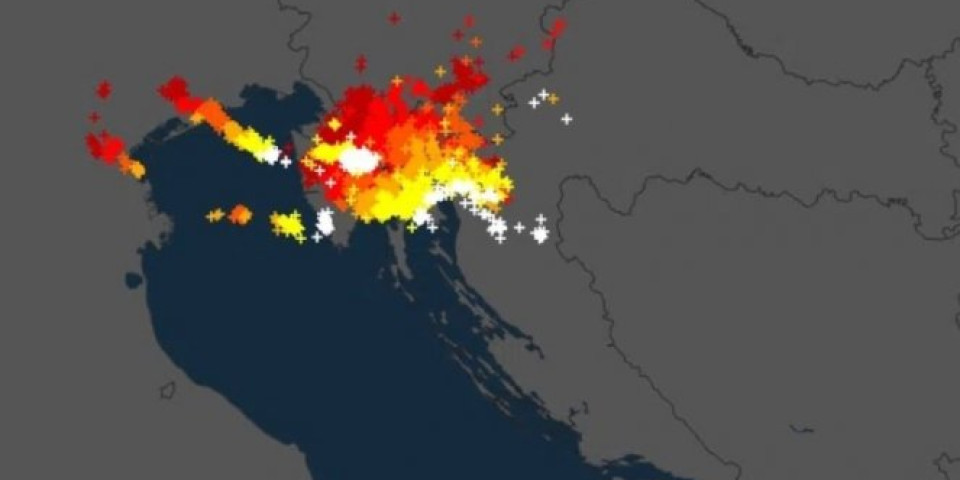 STRAŠNO NEVREME U HRVATSKOJ! U Istri zabeleženo 4.000 munja! /VIDEO/