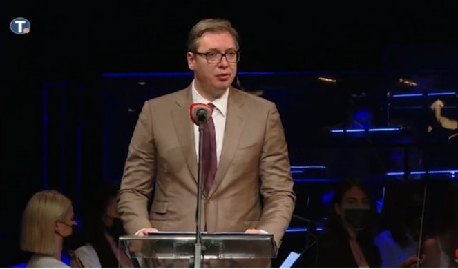 POSLUŠAJTE ISTORIJSKI GOVOR ALEKSANDRA VUČIĆA NA DAN POBEDE! /VIDEO/