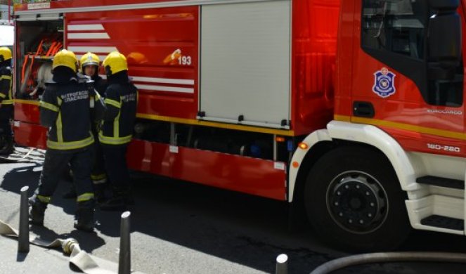 EKSPLOZIJA U CENTRU BEOGRADA! Požar u Čika Ljubinoj ulici, ima povređenih