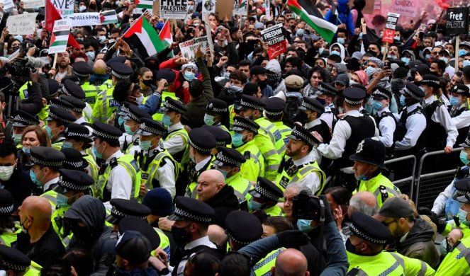 RAT SA BLISKOG ISTOKA SE PRELIO U EVROPU! Napadnute sinagoge i spaljena izraelska zastava u Nemačkoj, u Londonu nasilje na protestima! /VIDEO/