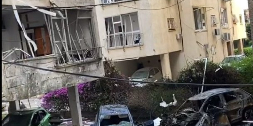 LEDI KRV U VENAMA! Fudbaler pokazao snimak razorenog stana posle napada Hamasa na Izrael! /VIDEO/