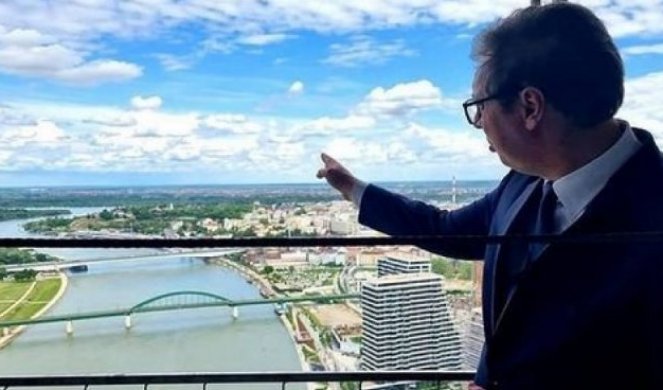 PONOSAN NA VELELEPNI PROJEKAT! Vučić i Pahor obišli gradilište "Beograda na vodi" /FOTO/