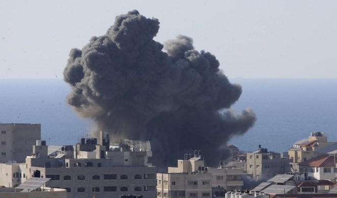 PREDSEDNIK AP ZGROŽEN ZBOG UNIŠTAVANJA ZGRADE: Svet će sada znati manje o onome šta se dešava u Gazi!